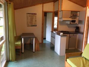 Cucina o angolo cottura di Camping Les Lupins