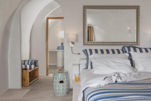 Postel nebo postele na pokoji v ubytování Elite Luxury Suites