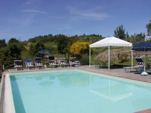 聖馬蒂諾- 卡薩蘭迪鄉村民宿游泳池或附近泳池