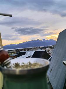a bowl of food sitting on top of a roof at Impecable departamento en radar centrico in Ushuaia