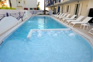 Bazén v ubytování Residence Abruzzo Resort nebo v jeho okolí