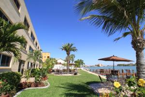 Příroda nedaleko aparthotelu + 13 fotografií