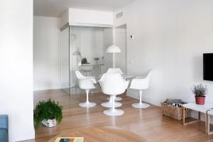 Telewizja i/lub zestaw kina domowego w obiekcie 60 Balconies Art