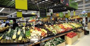 a grocery store filled with lots of fruits and vegetables at My Home in OPorto in Maia