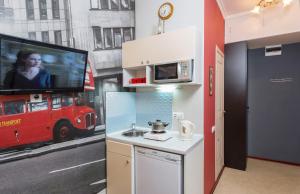 A kitchen or kitchenette at Minihotel Metro - Admiralteiskaya