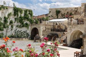 Foto dalla galleria di Kemerhan Cave Suites a Ürgüp