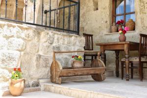 Patio nebo venkovní prostory v ubytování Kemerhan Cave Suites