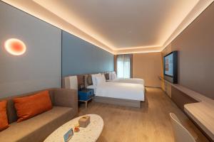 Orange Hotel Zhuhai Lovers' Road Sun and Moon Shell Sea View, Zhuhai ...