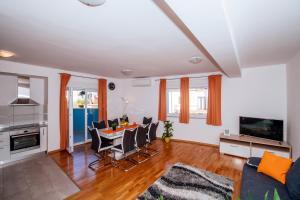 Kuchnia lub aneks kuchenny w obiekcie Rainbow apartments