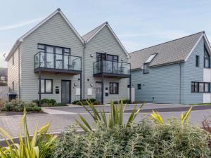 a house with two at 2 Bed in Bideford oc-77289 in Northam