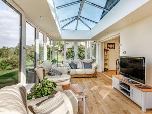a living room with a large skylight at 2 Bed in Harrogate oc-89622 in Summer Bridge