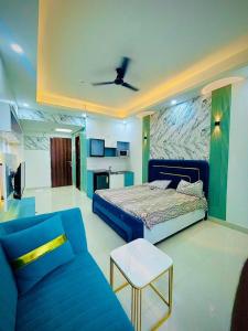Gallery image of studio apartment gaur city center in Ghaziabad +5 photos