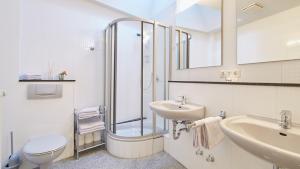 Ein Badezimmer in der Unterkunft Altstadt Gästehaus Drewes Wale