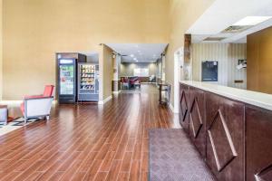 a lobby of a store with a hard wood floor at HOTEL WORLD Inn and Suites in Corbin