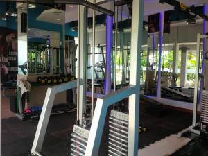 Fitness centrum a/nebo fitness zařízení v ubytování Ijen Suites Resort & Convention