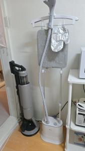 a stand up coffee maker and a mixer in a room at 핑크하우스옥상바베큐파티 in Daejeon