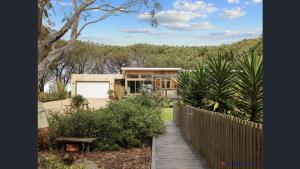 Gallery image of The tropical farm in Ventnor