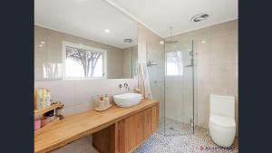 Gallery image of The tropical farm in Ventnor