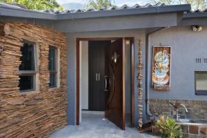Gallery image of Expansive 5-bedroom house in Hartbeespoort +48 photos