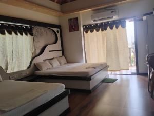 Gallery image of Hotel Lokenath Resort in Tarapith