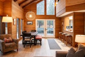 a dining room with a table and chairs at Glaze Meadow 129 in Redmond