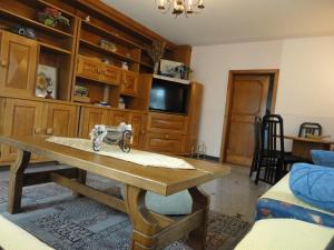 Telewizja i/lub zestaw kina domowego w obiekcie Ferienhaus Burgblick