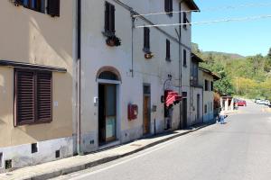 The surrounding neighborhood or a neighborhood close to the holiday home
