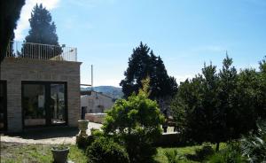 A garden outside Agriturismo Sorgente di Luna