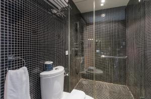 Citadines Fusionopolis Singapore的一间浴室