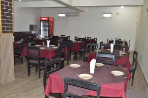 Ресторант или друго място за хранене в Hotel Joshi
