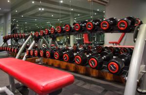 Das Fitnesscenter und/oder die Fitnesseinrichtungen in der Unterkunft Mai Khaolak Beach Resort & Spa - TUIBLUE Mai Khaolak