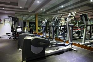 Das Fitnesscenter und/oder die Fitnesseinrichtungen in der Unterkunft Mai Khaolak Beach Resort & Spa - TUIBLUE Mai Khaolak