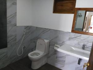 Vannituba majutusasutuses Ella Rawana Den Hotel