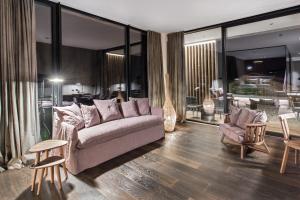 A seating area at Senses Violett Suites - Adults Only