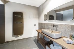 A bathroom at Senses Violett Suites - Adults Only