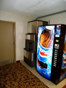 Gallery image of Super 8 by Wyndham Niagara Falls in Niagara Falls