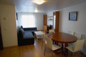 Posezení v ubytování Apartamentos Turísticos Río Gallego (Apartamento Huesca)