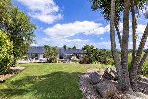 En have udenfor Above the River Karapiro Bed & Breakfast