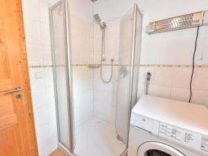 Koupelna v ubytování Ruhiges Ferienhaus in Drachselsried in Waldnähe