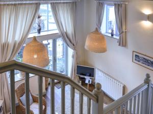 โทรทัศน์และ/หรือระบบความบันเทิงของ Millstream - Uk1532