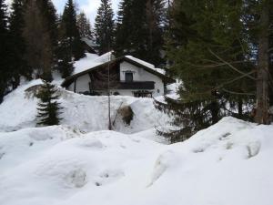 Obiekt Chalet Nassfeld near Ski Slopes zimą