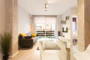 A television and/or entertainment centre at Granada Home Centro