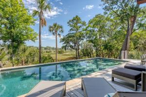 an image of a swimming pool in a house at 135 Halona Ln in Kiawah Island