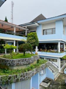 a view of the front of a building at Kencana INN in Bandungan