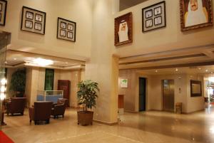 Hall o reception di Times Square Suite Hotel