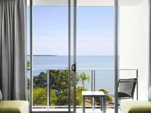 a room with a view of the ocean at Mantra Trilogy in Cairns
