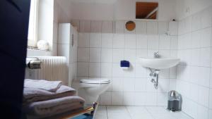 Koupelna v ubytování Hotel zur Post + 37 fotografií