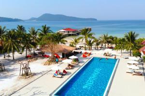 an aerial view of a resort with a swimming pool and the beach at SoonNoeng Resort in Koh Rong Sanloem