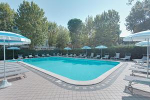 The swimming pool at or close to Hotel Foglieri