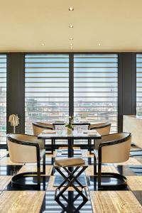 Posezení v ubytování Armani Hotel Milano